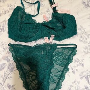 Victoria's Secret Deep Green Lace Bra Set